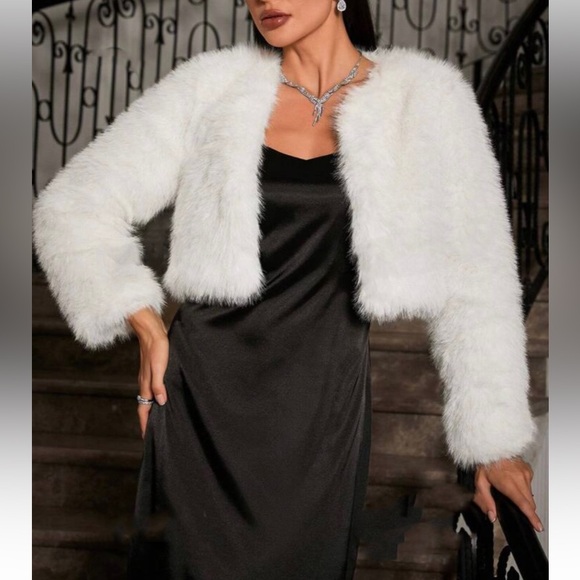 Luxe apricot open front vegan fur coat - Picture 3 of 6